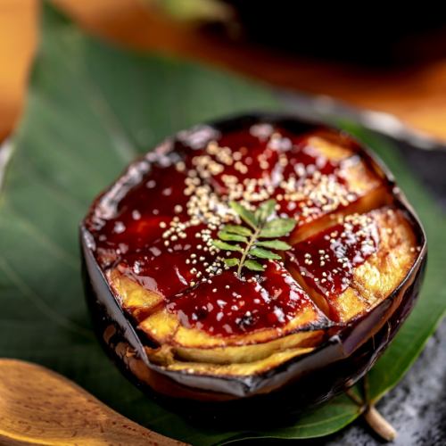 使用京都历史悠久的味o（如Dengaku）制作的美味佳肴