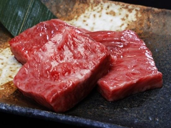 [Omi Beef] A restaurant that prides itself on its yakiniku and Akakara Hot Pot♪ There is also an extensive izakaya menu!