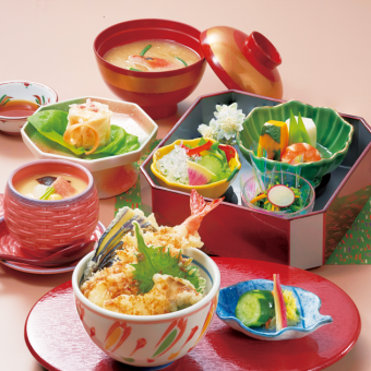 てまり御膳　【8品】　2728円(税込)