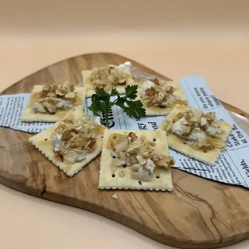 ブルーチーズonハニーナッツ