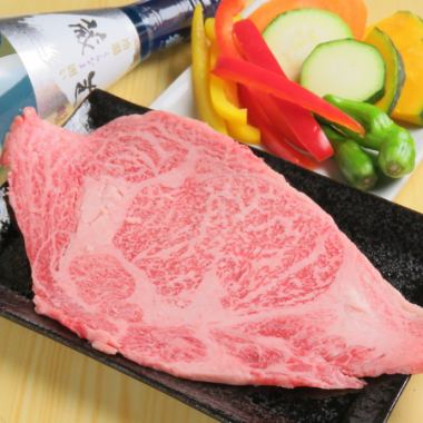 << If you want to eat the finest meat around Moriguchi Station ♪ >> We have lamps, ribeye steak, and here from 1320 yen!