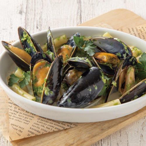 Mussels with seaweed cream sauce