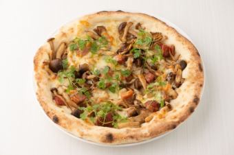 Japanese-style pizza with mushrooms