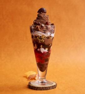 [Sweets] Chestnuts in their shells and chocolate Mont Blanc parfait