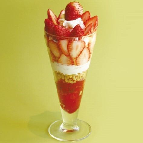 [Limited Time Offer: 2/17~4/15] Luxury Strawberry Parfait