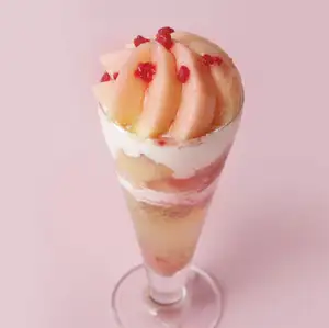 Peach rare cheesecake parfait