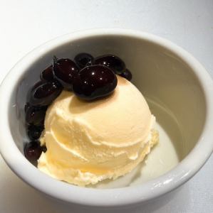 バニラアイス黒豆添え【店長イチ押し】