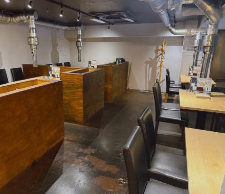 九州男児の店内はインダストリアルな雰囲気と、あたたかみのあるバル的なニュアンスを取り入れました。