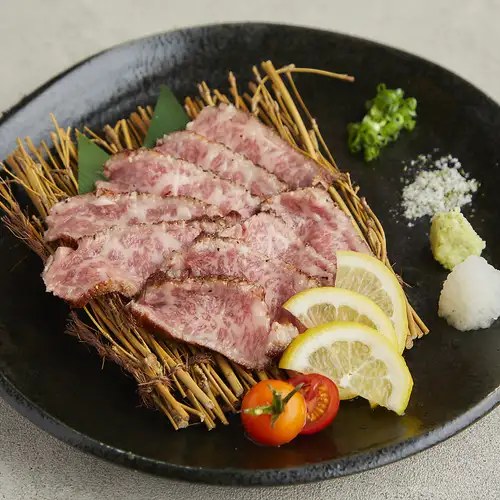 【香川】オリーブ牛ステーキ～オリーブ塩添え～