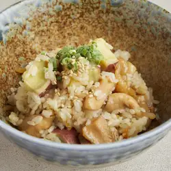 阿波尾鶏と鳴門金時の混ぜご飯