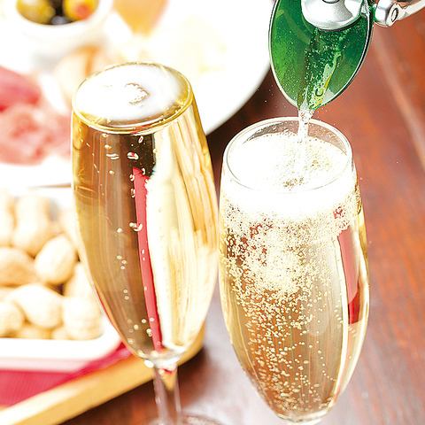 Higashi-dori 西班牙酒吧 為著名的“Namimi Sparkling”乾杯♪