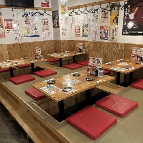 【掘りごたつのお席もございます！】小さいお子様連れのお客様でも安心の、掘りごたつタイプのお席もご用意しております！2名様～4名様でお座り頂けるお席を6つご用意しております。最大で24名様でのご宴会などにもお使いいただけます◎ちょっとしたご宴会にはぴったりでゆったりお過ごしいただける空間となっております♪