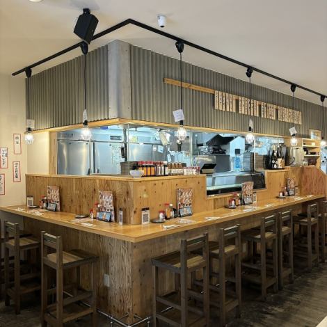 【もちろんサク飲みも大歓迎！】おひとり様でのご来店や、カップルご夫婦、同僚とのサク飲みも大歓迎♪相模駅から徒歩3分と好立地の当店なので、お仕事帰りや、自宅の帰宅途中にサクッと1杯にも最適◎カウンター席ですが、ゆったりお過ごしいただけるお席となっておりますので、ぜひ様々なシーンでご利用下さい◎