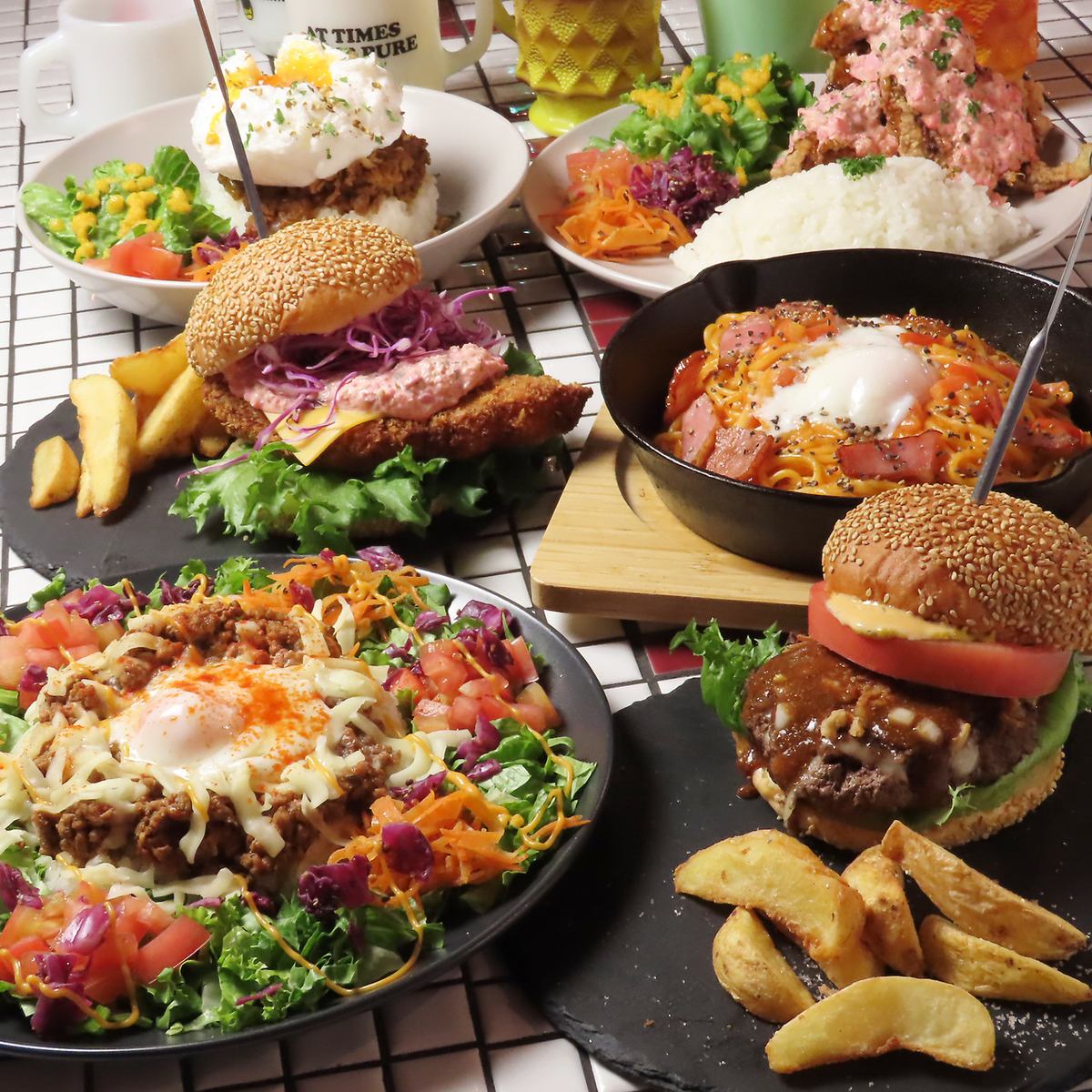 カレー、パスタ、ハンバーガーなど…気分に合わせて楽しめる♪