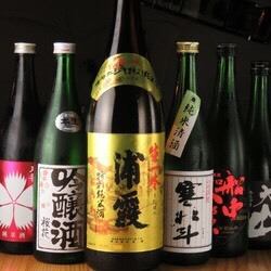 日本酒愛好家の料理長が厳選した全国の地酒が飲み放題に