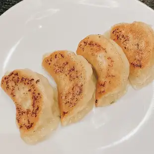 焼き餃子 4個