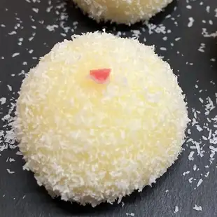 ココナッツ団子