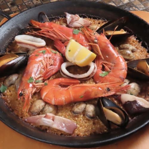 元俺のスパニッシュ料理長の本格シーフードパエリア