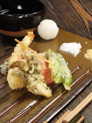 天ぷら1品からご注文OK!!旬の野菜・魚など、40種程ご用意しています。