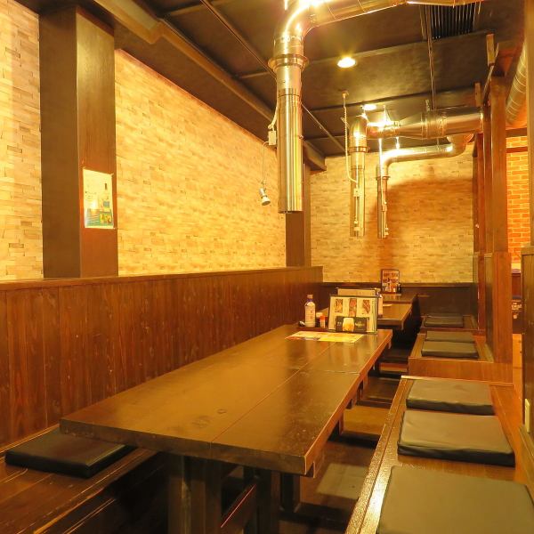 We have table seats in the back of the store.Available for groups of up to 20 people.The table seats are characterized by a calm atmosphere and a space full of privacy.You can enjoy a special time with important friends and family in a spacious space.