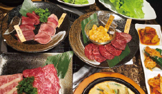 【得コース】 ☆全12品 4,800円(税込)お手頃価格で、上質なお肉が味わえる!