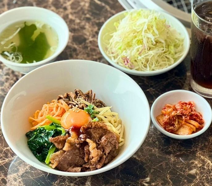 【お昼も食道楽】焼かないランチも楽しめる◎メニューも豊富でソフトドリンクもついてくるお得なランチ！