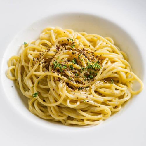 Gorgonzola cream sauce (spaghetti or penne)