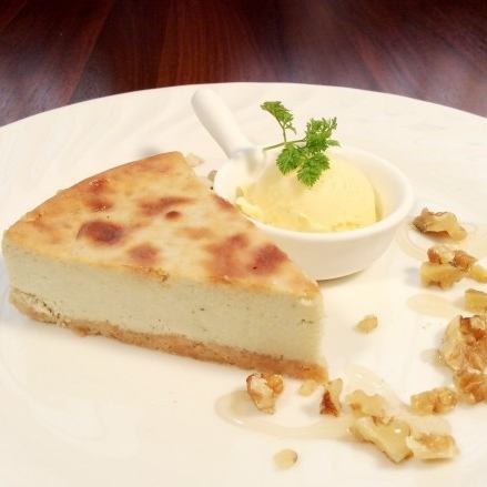 Blue cheesecake (gorgonzola & ricotta cheese) with vanilla ice cream