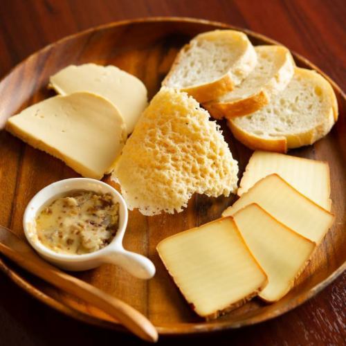 おつまみチーズ4種盛り