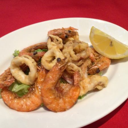Spring is the season, fried squid and soft shell shrimp