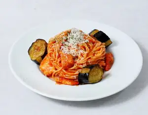 가지와 베이컨 토마토 소스
