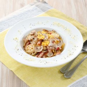 ベーコンときのこのオイルリングイネパスタ