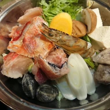 【厨师发办火锅套餐】火锅或涮涮锅、刺身及其他7道菜任选 + 120分钟【畅饮】⇒ 7,500日元(含税)