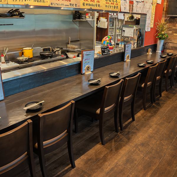 <Of course, solo diners are welcome!> ~ 8 seats at the counter ~ It's a homey restaurant, so anyone can feel free to come and visit! It's great for a casual solo visit, a date, or a small group drink after work, and can be used for a variety of occasions.