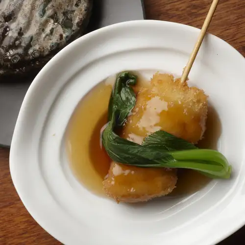 我们还提供特色串炸(油炸串)。