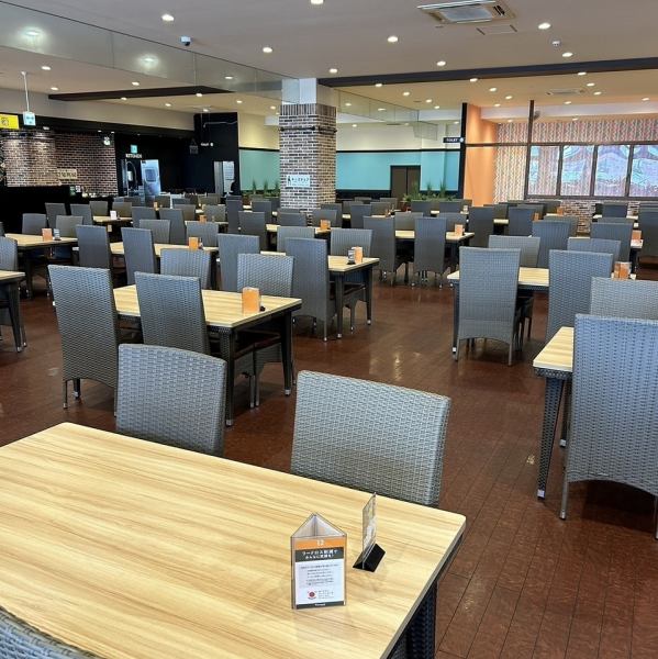【総席数262席！】全席で262席とかなり広い店内には、様々なテーブル席が完備！歓送迎会などの各種集まりに大人気！普段使いの女子会やお食事にも使い勝手◎