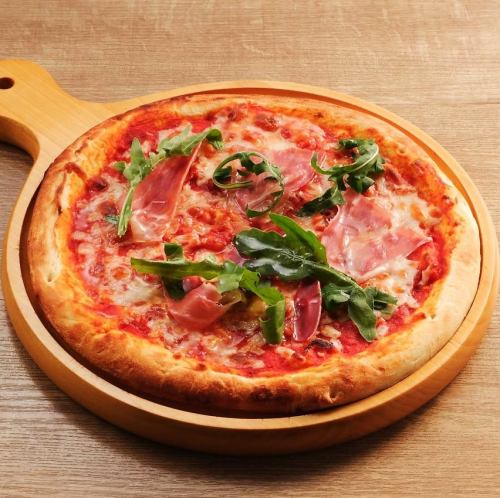 Prosciutto and arugula pizza