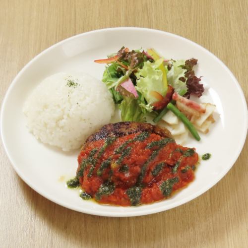 特色汉堡牛排,可选3种酱料