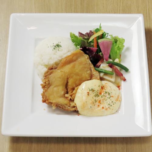 白啤酒薯条配塔塔酱