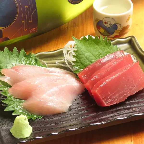 市場直送の新鮮な食材を使った女将のお任せセットと厳選した日本酒などのお酒が堪能できます◎