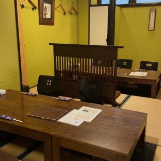 Take off your shoes and relax in the semi-private horigotatsu seats.