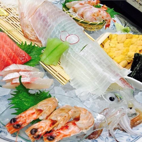 [Please enjoy our extremely fresh seafood dishes!]