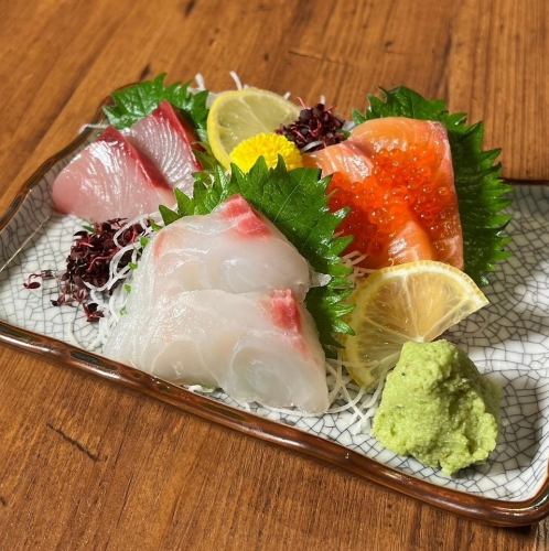 Assortment of 3 kinds of sashimi