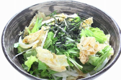 揚げ湯葉と水菜のハリハリサラダ