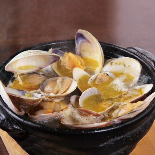 Boiled clams and clams in butter