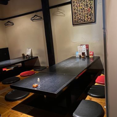 [Suitable for 6 people] The sunken kotatsu seats are spacious enough for 6 people to stretch their legs.Seats that can be combined can accommodate up to 18 people.The cozy space with warm indirect lighting is perfect for small banquets and family meals. Enjoy your time with your loved ones while sitting comfortably.