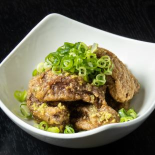 Deep-fried beef tendon