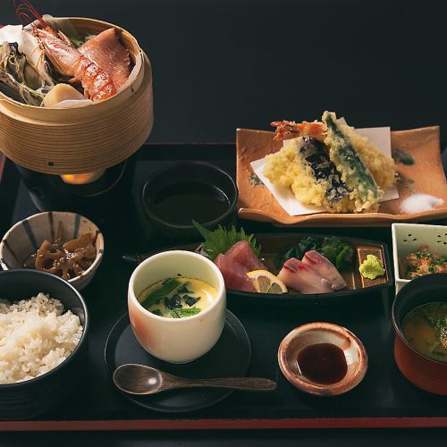 [Uomasu Gozen] Our recommended dish! Enjoy shrimp, scallops, oysters, steamed red fish, 2 types of sashimi, assorted tempura, and more!