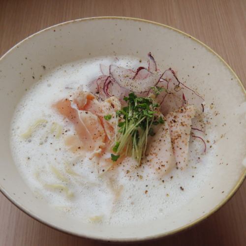 Three types of chicken soba are available for lunch