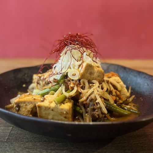 두꺼운 고기와 섬 두부의 맛 매운 참치